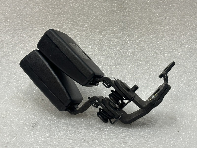 2015-2018 Volkswagen Golf OEM Left and Center Rear Seat Belt Buckle