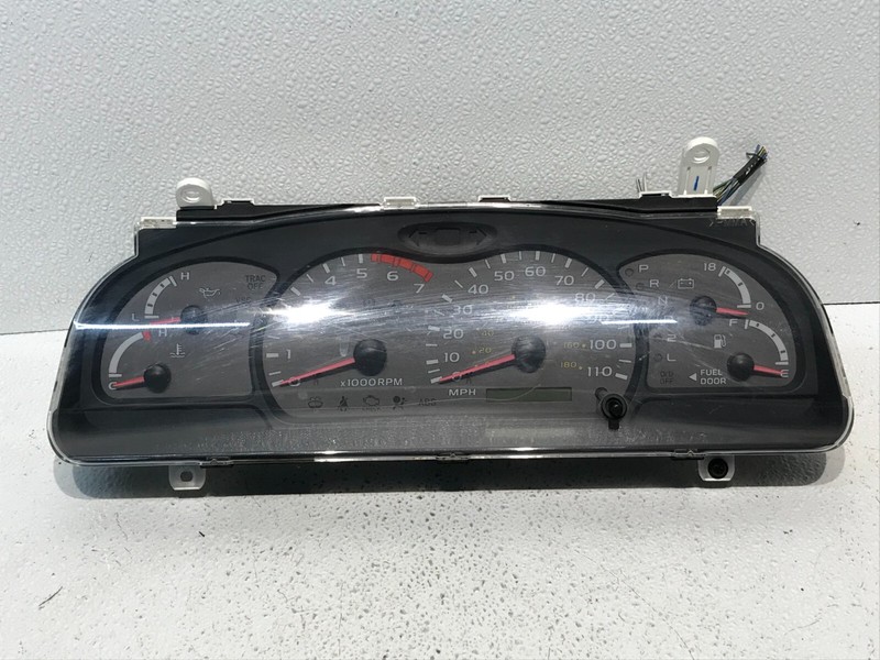 01-04 Sequoia Instrument Speedometer Gauge Cluster w/ Bezel 370k OEM 83800-0C131