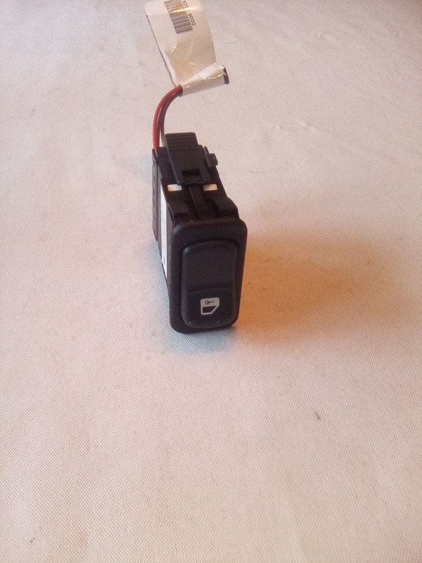 Peterbilt P27-1157-102 Door Lock Switch W/Connector