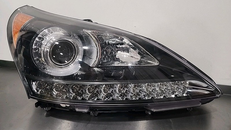 2011 Thru 16 HYUNDAI EQUUS RIGHT PASSENGER SIDE XENON HID HEADLIGHT ASSEMBLY OEM