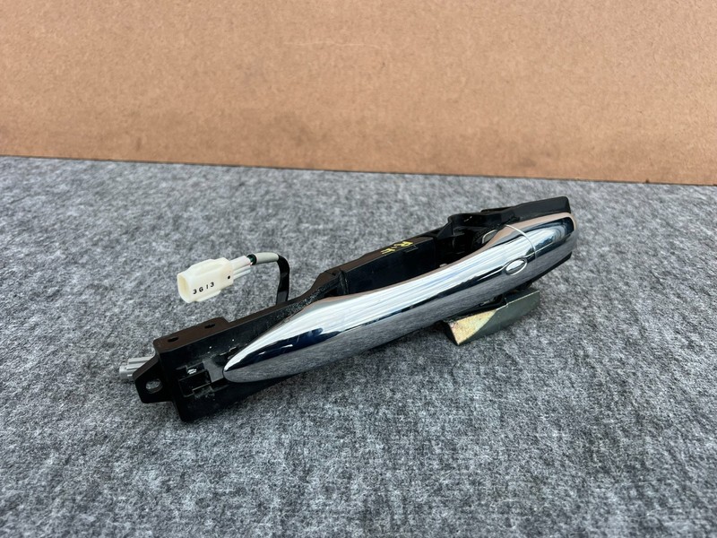 INFINITI M37 M35H M56 Q70 2011-2019 OEM FRONT RIGHT PASSENGER DOOR HANDLE ASSY