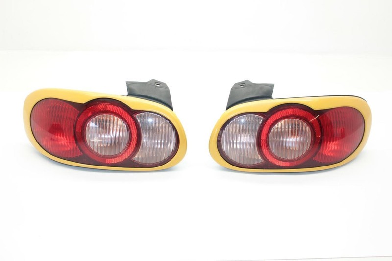 01-05 Mazda Mx-5 Miata NB Left and Right Rear Tail Lights with Yellow Overlay