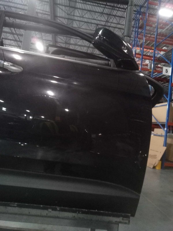 2013-2014 Hyundai Santa Fe Right Front Door - Used, 150K Miles, OEM Quality