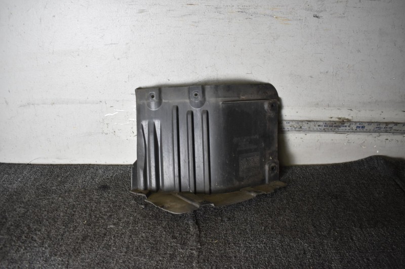 2010 BMW 5 E60 Front Fender Liner Right Extension 51717050538 7050538