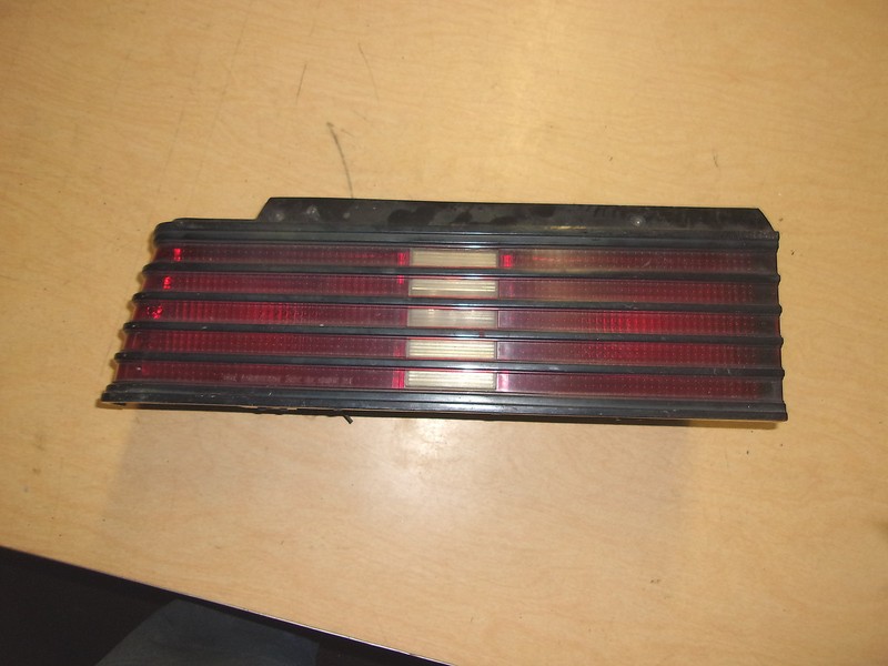 USED GM PONTIAC '86 SUNBIRD TAIL LIGHT 5972235 FREE SHIPPING