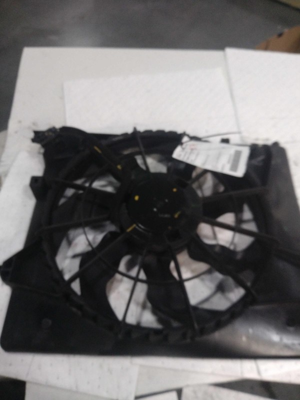 2017 Hyundai Santa Fe Engine Cooling Fan Motor OEM 2.4L 119K Miles NJ25-22050