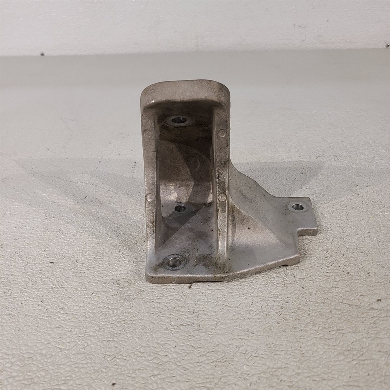 97-04 Corvette C5 Passenger Engine Mount Bracket Pedestal Rh Aa7423