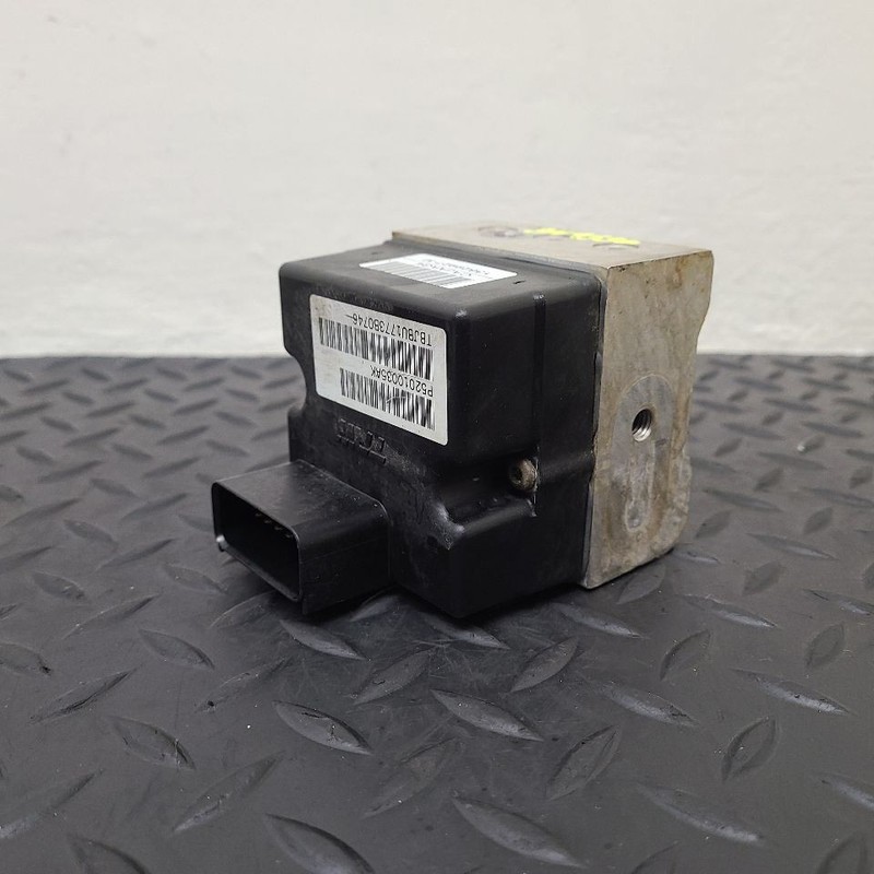 2004 Dodge Ram 1500 ABS Pump W/ Rear Wheel ABS OEM 52010035AK