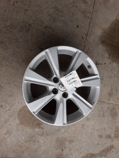 2011-2013 Toyota Highlander Wheel Rim 17x7-1/2 Alloy 7 Spoke