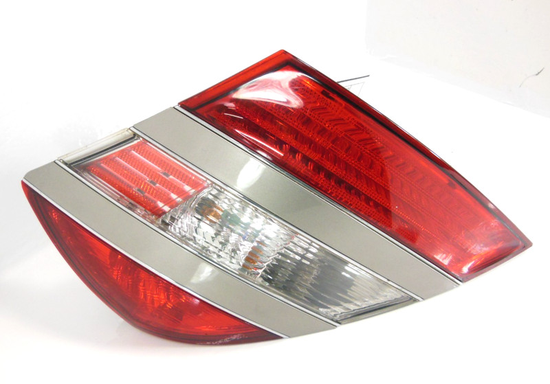 2007 Mercedes-Benz S550 Quarter Mounted Tail Light Lamp Passenger Right OEM