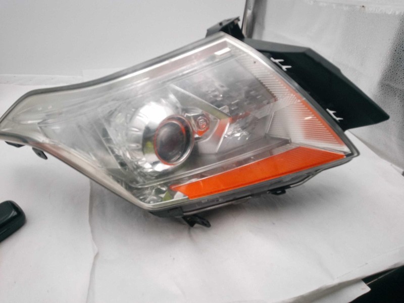 Used Left Headlight Assembly fits: 2016 Cadillac Srx HID opt TT6 Left Grade B