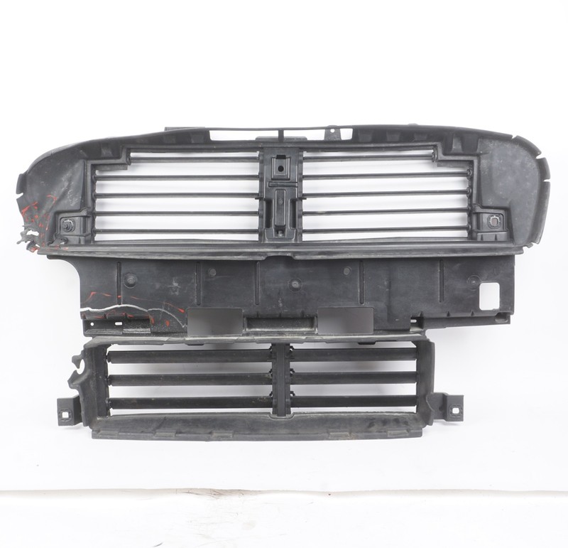 2017 - 2020 Lincoln Continental 2.7L Front Air Shutter Grille OEM