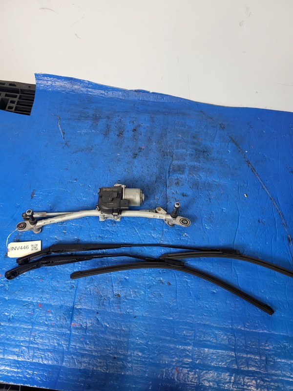 Used Oem Alfa Romeo Windshield Wiper Motor w/ Linkage for 2019 Giulia 2.0L RWD