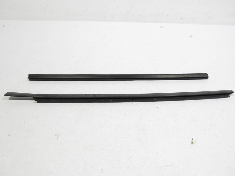 18-24 Dodge Durango R/T 2020 Rear Left Driver Door Weatherstrip Seal Set 2 PCS ;