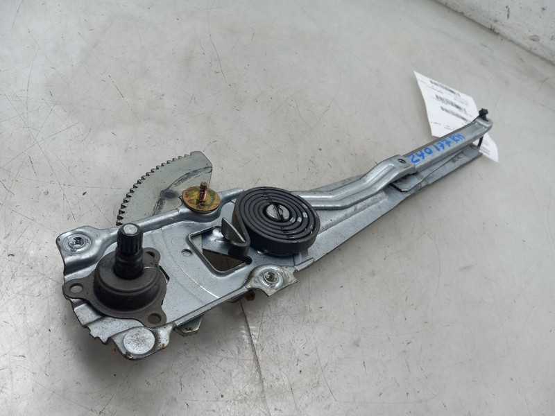 00-06 TOYOTA TUNDRA REGULAR CAB 3.4L RWD PASSENGER SIDE FRONT WINDOW REGULATOR