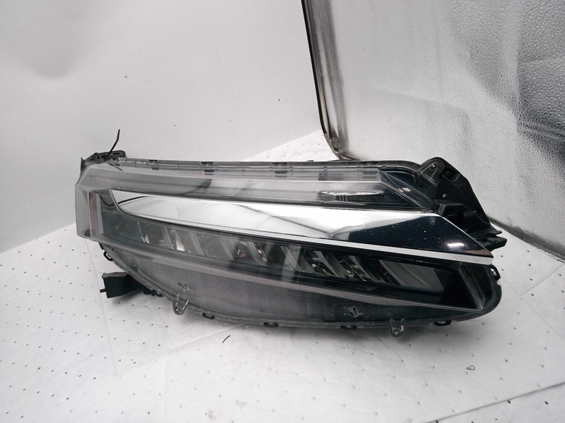 Used Right Headlight Assembly fits: 2018 Honda Clarity Right Grade B