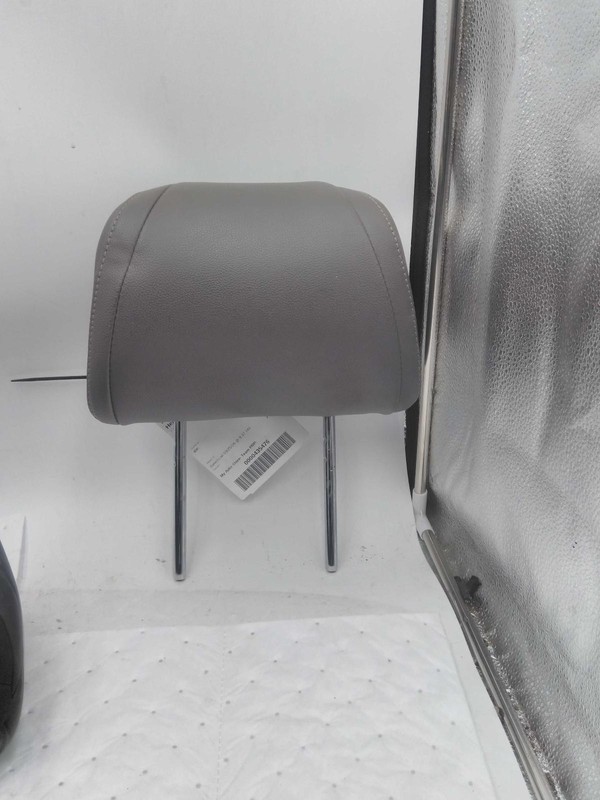 2016 Ford Flex Black Headrest OEM Used 1327132 126K Miles 4DR