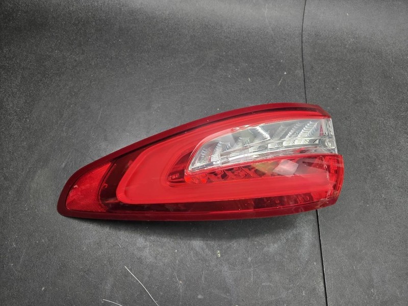 Right Outer Tail Light 2018 Ford Fusion HS73-13404-AD 2017 2019 2020 X
