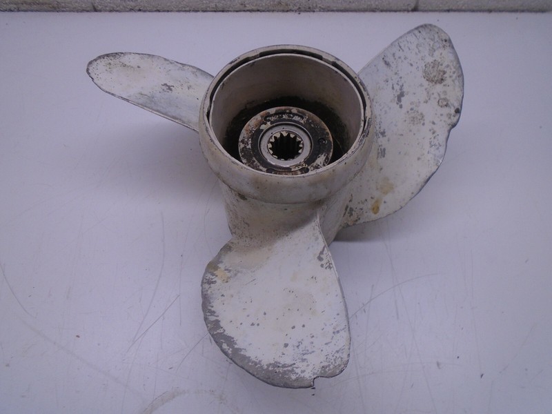 K2 Johnson Evinrude Propeller 382371 13-1/4 x 17 1968 & Up 40 45 50 55 60 65hp