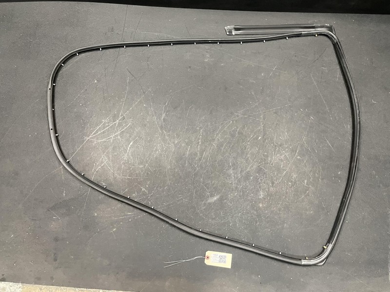 Rear Right Door Weatherstrip 2018 Buick Encore 42571101 2013 2014 2015 - 2020