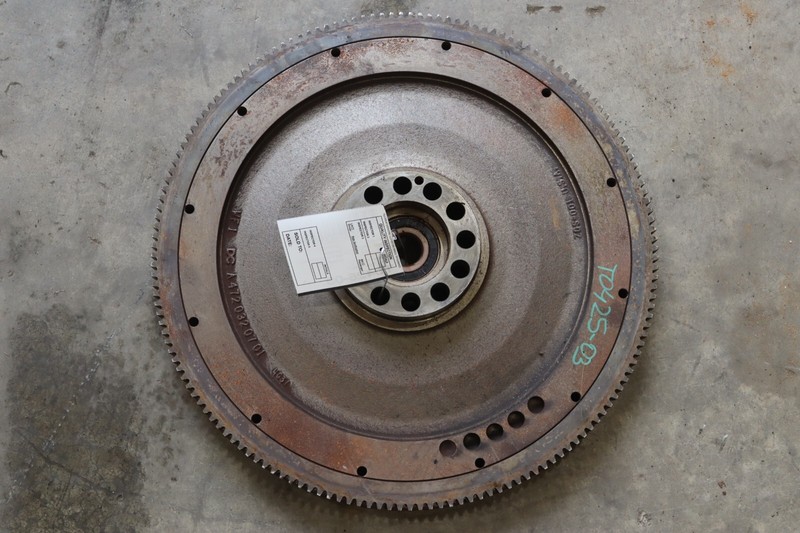 2008-2017 FREIGHTLINER CASCADIA 125 DETROIT DD15 ENGINE FLYWHEEL A4720320701 OEM