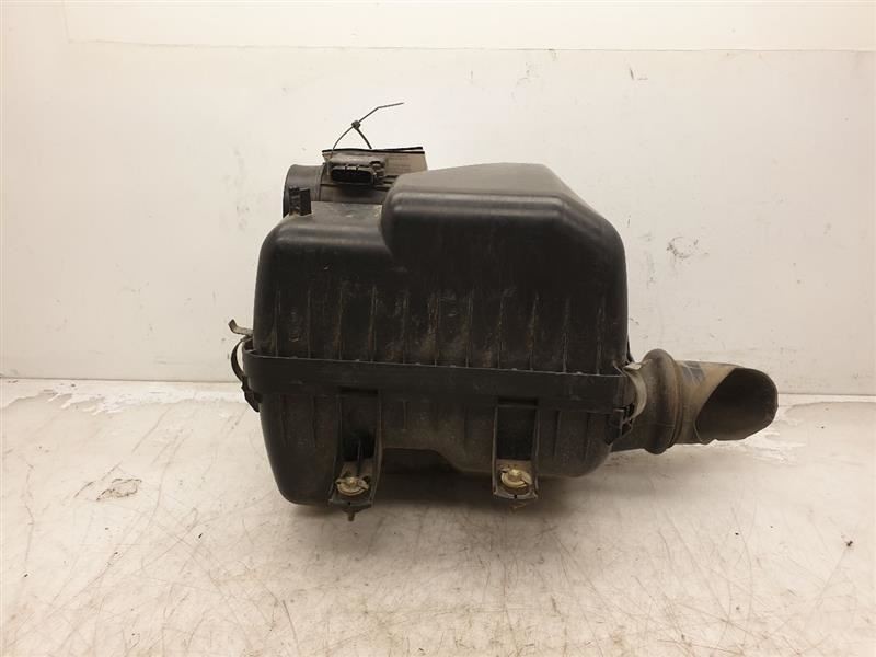 01-04 TOYOTA SEQUOIA 4.7L AIR CLEANER BOX