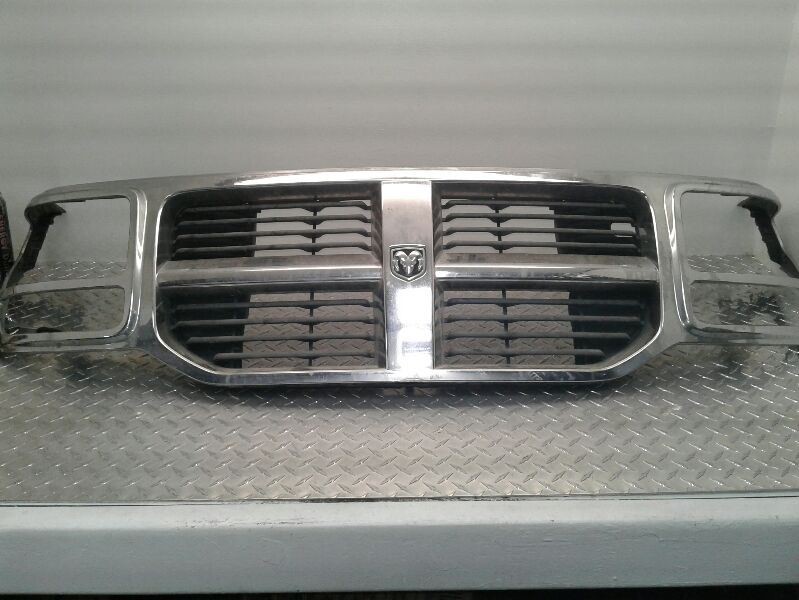07-11 Dodge Nitro Radiator Grille Chrome OEM 55079111AB