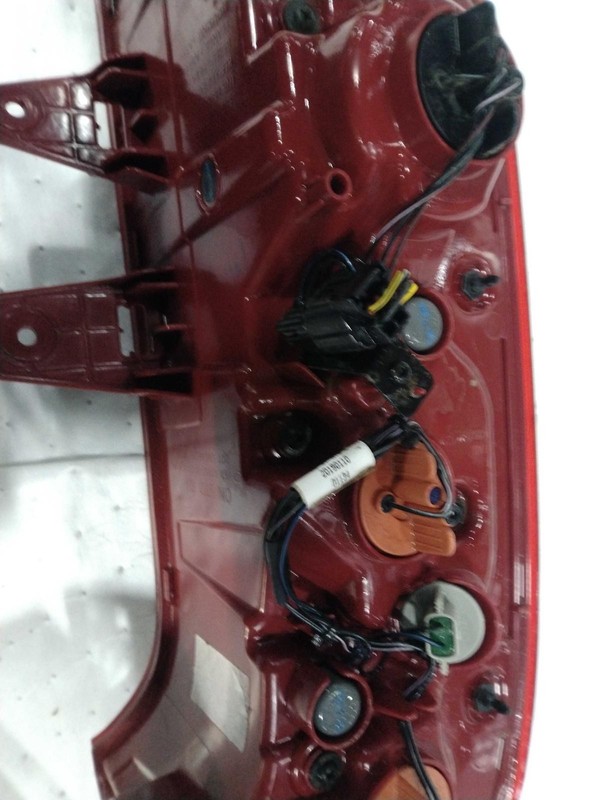 2020 KIA TELLURIDE Right Tail Light Assembly Black OEM Used 670491 116K Miles