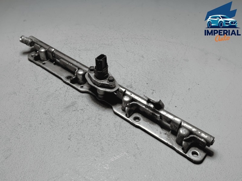 2023-25 Toyota Crown 2.5L Engine Fuel Injection Rail Pipe W/ Pressure Sensor OEM