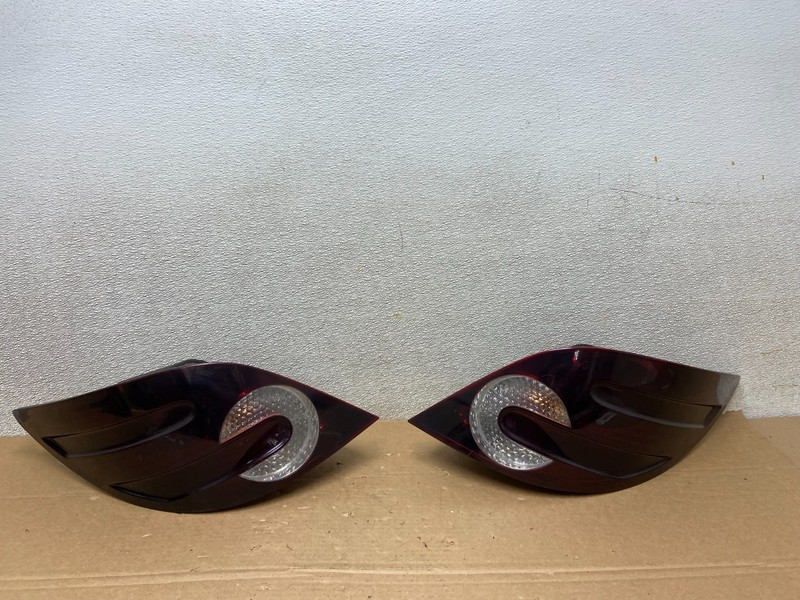 2006 to 2010 Mercedes W251 R-Class Left+Right Side Tail Lights AB4447 DW