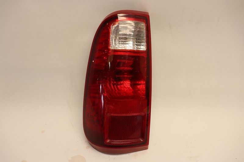 2008-2016 FORD F250 SD REAR LEFT DRIVER SIDE TAILLIGHT LAMP ASSEMBLY OEM