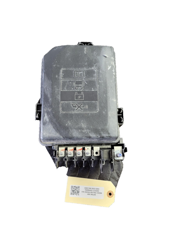 Used Oem Gmc Engine Fuse Relay Junction Box 1.5L AWD for 2022 Terrain