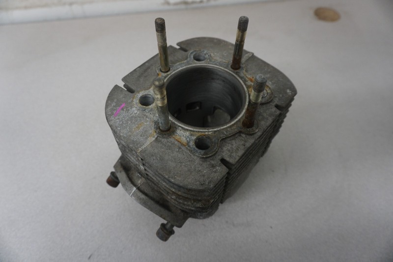 1976-1981 Yamaha OEM RH Right Cylinder Jug Exciter EX 440 340 8A5-11321-01-00