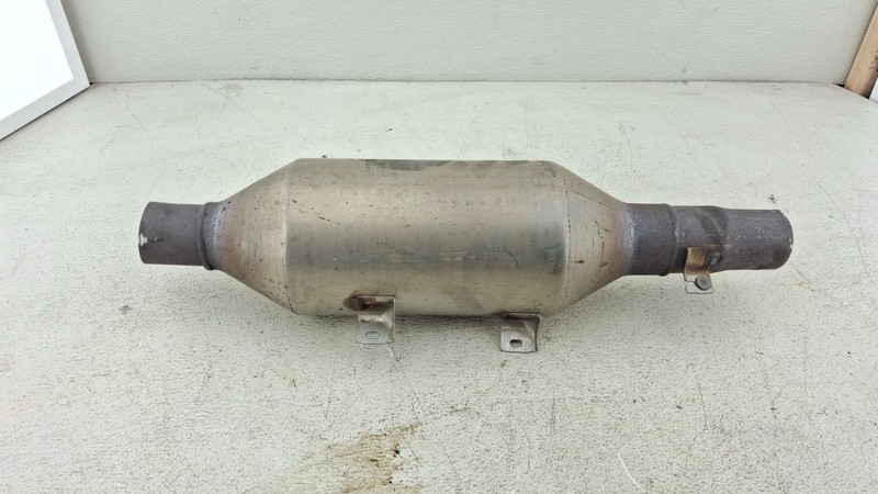 2018 - 2021 Mazda 6 2.5L EXHAUST CENTER MUFFLER Resonator PIPE OEM
