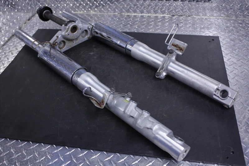 96 KAWASAKI VN 1500 VULCAN FRONT FORKS TUBES STRUTS LOWER TRIPLE TREE VN1500