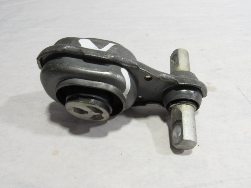 19-23 Mercedes A35 V177 2021 2.0L Engine Stabilizer Lower Mount Bracket :A