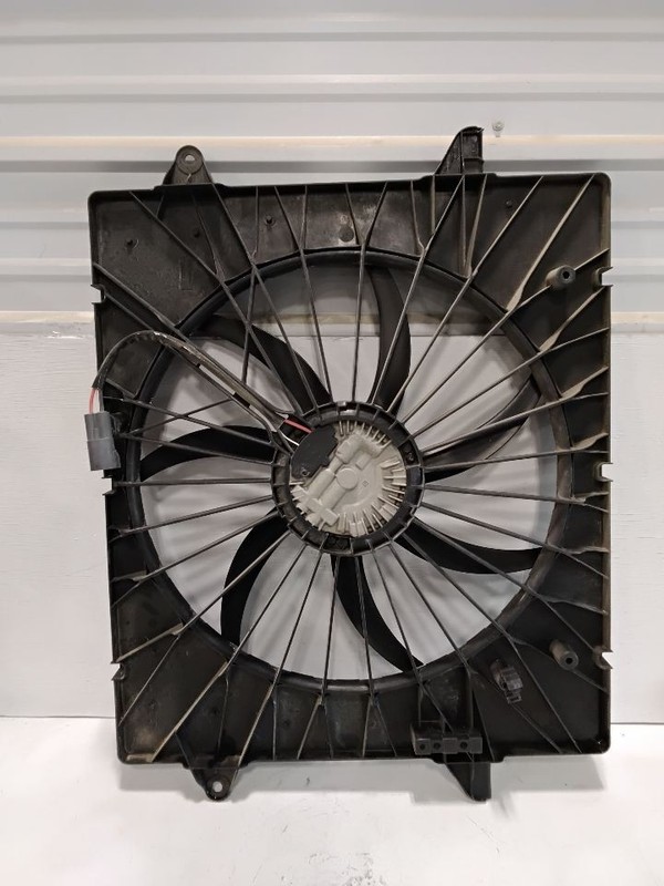 2018-2020 Buick Enclave Radiator Fan Motor Fan Assembly w/o Heavy Duty Cooling