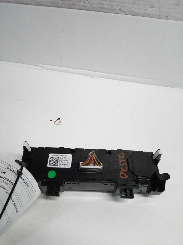 2022 Hyundai Tucson A/C Selector Switch OEM Used 44K Miles White 97250D3GD0