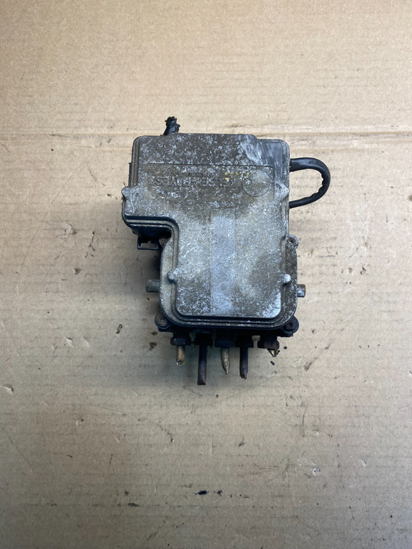 2003 - 2005 Chevrolet Silverado GMC Sierra ABS Anti-Lock Brake Module AB7300
