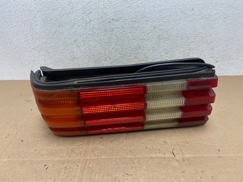 1986 to 1991 Mercedes-Benz W126 Left Driver Side Tail Light Oem AE6043 LK