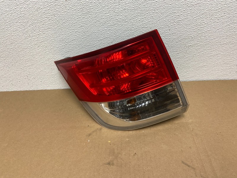 2014 to 2017 Honda Odyssey Left Driver Side Tail Light AB6326 DW