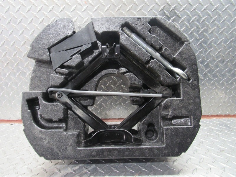 2015 JAGUAR XF SPARE TIRE TOOL KIT 4CYL 2.0L 8W83-17B043-AB