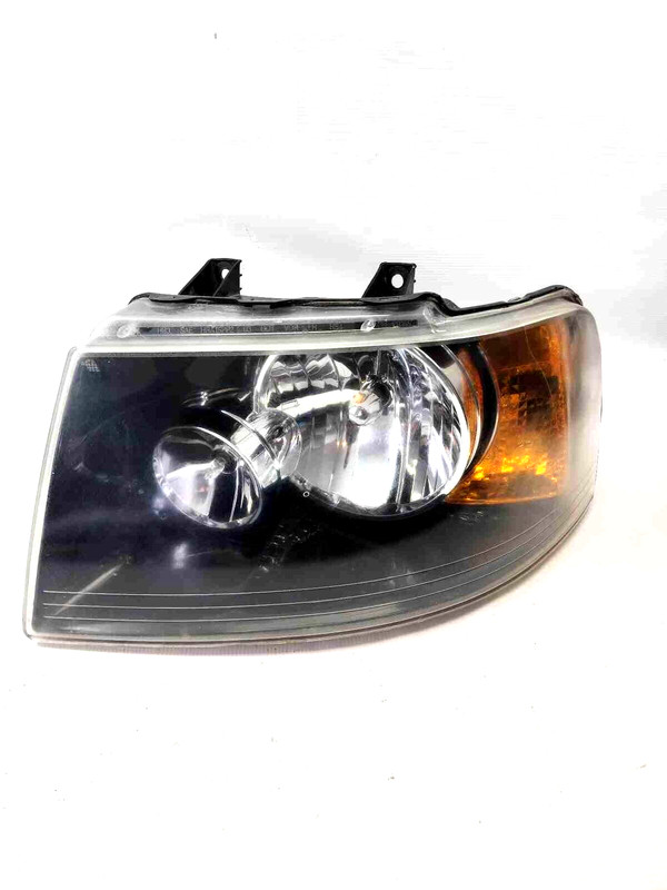 2005 Ford Expediton LH Driver Side Headlamp Assembly 6L1Z13008BA