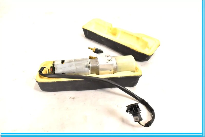 03-10 Porsche Cayenne Trunk Tailgate Hydraulic Lift Pump Motor OEM