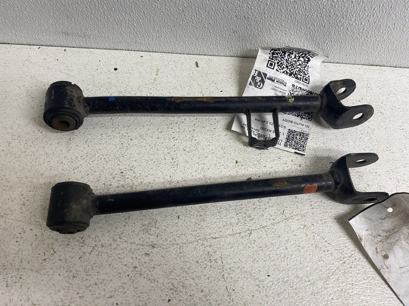 2004-2007 Toyota Highlander Control Locating Arms Rear Suspension Beam Cross Bar