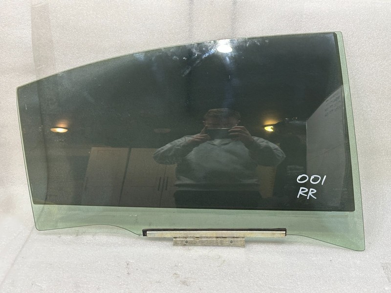 2016 - 2018 LEXUS ES350 ES300H REAR RIGHT PASSENGER SIDE DOOR WINDOW GLASS OEM