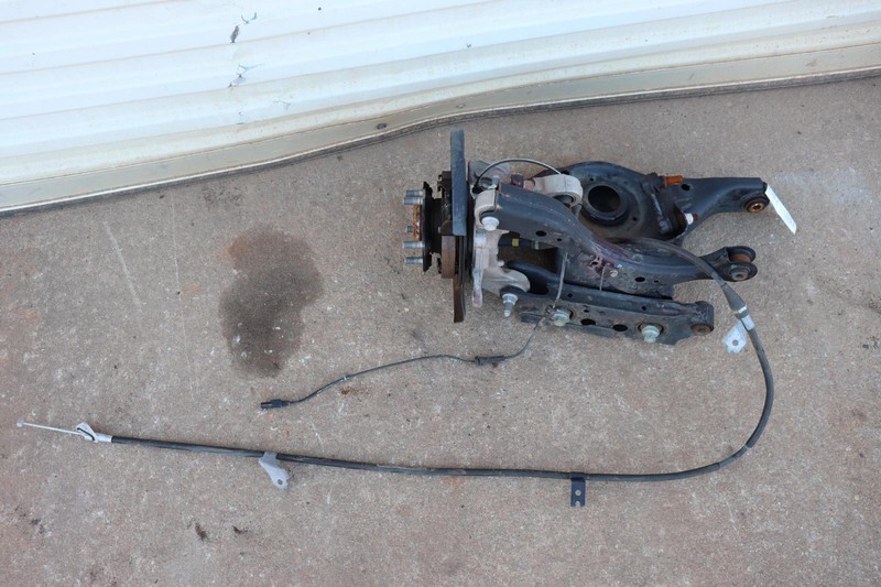2019-2022 NISSAN ALTIMA FWD REAR RIGHT SPINDLE KNUCKLE HUB W/ CONTROL ARM OEM