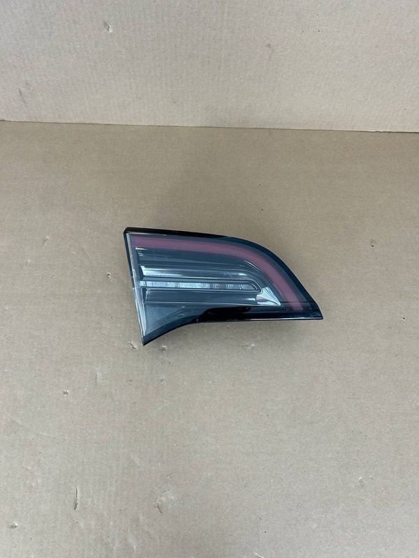 ✅ OEM 17-23 Tesla Model Y/3 Rear Left Driver LH Side Tail Light 3 Pin 1077403-00