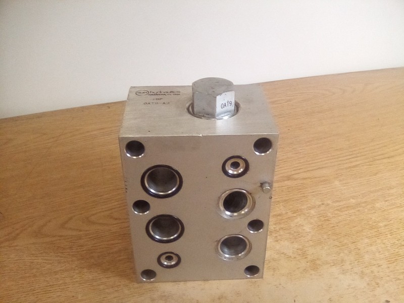 Sun Hydraulics IBP 0AT9-A2 Manifold