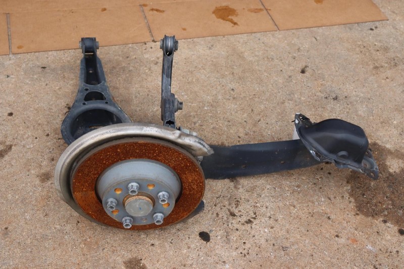 2009-2017 VOLKSWAGEN TIGUAN FWD REAR RIGHT SPINDLE KNUCKLE HUB CONTROL ARM OEM
